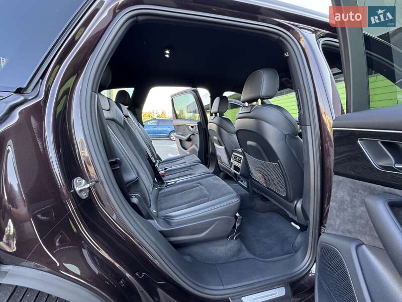 Позашляховик / Кросовер Audi Q7 2022 в Києві