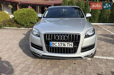 Позашляховик / Кросовер Audi Q7 2012 в 