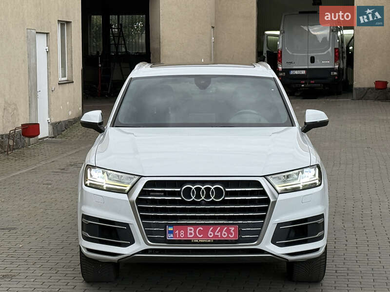 Внедорожник / Кроссовер Audi Q7 2017 в Владимире