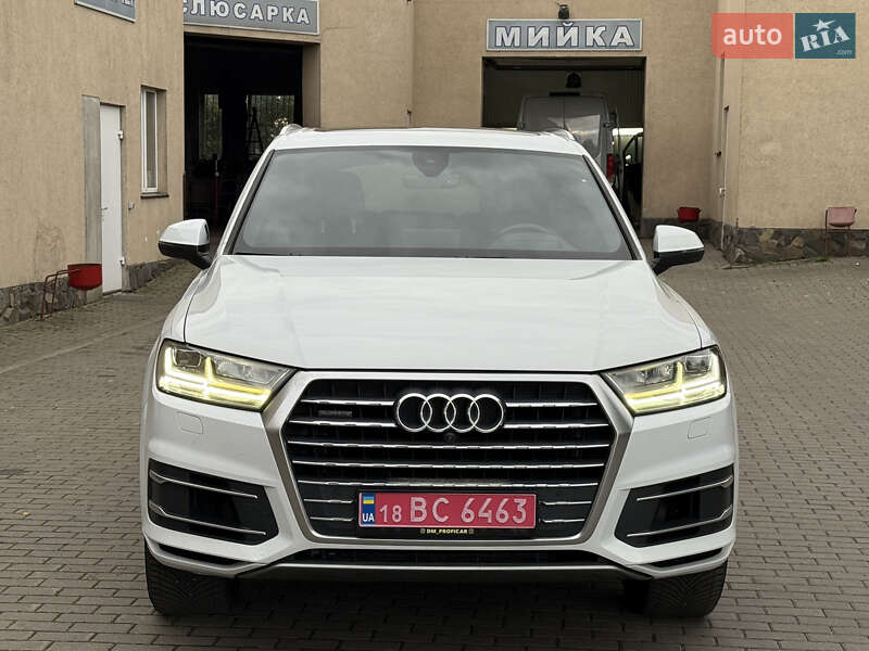 Внедорожник / Кроссовер Audi Q7 2017 в Владимире