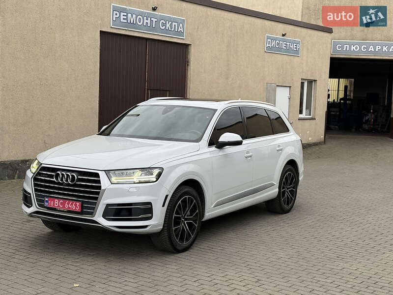 Внедорожник / Кроссовер Audi Q7 2017 в Владимире