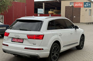 Внедорожник / Кроссовер Audi Q7 2017 в 