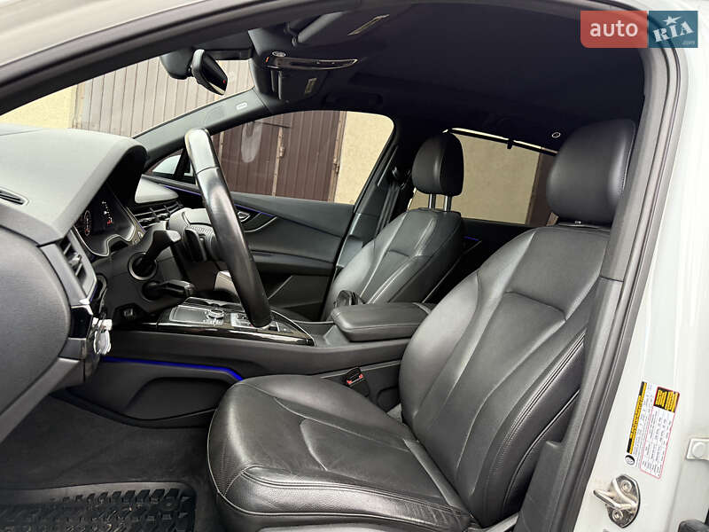 Внедорожник / Кроссовер Audi Q7 2017 в Владимире