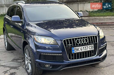 Позашляховик / Кросовер Audi Q7 2010 в 