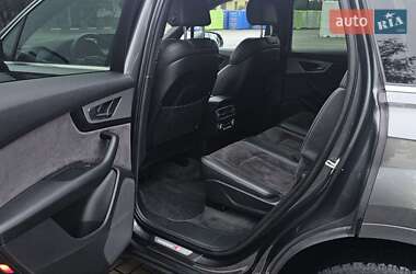 Внедорожник / Кроссовер Audi Q7 2016 в 