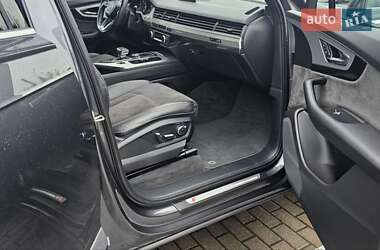 Внедорожник / Кроссовер Audi Q7 2016 в 