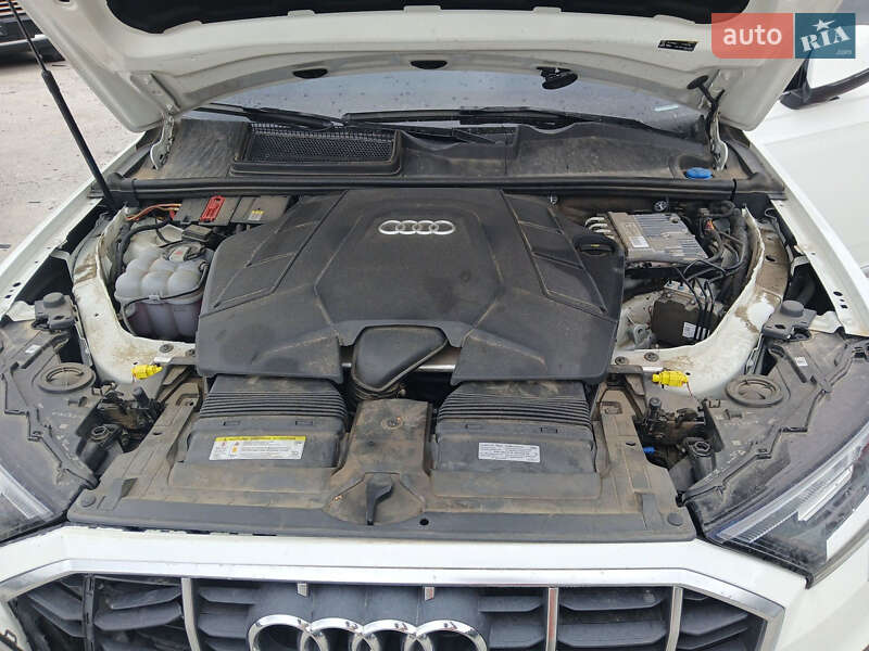Внедорожник / Кроссовер Audi Q7 2021 в Киеве