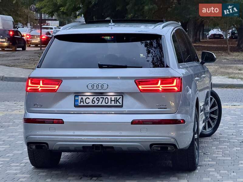Внедорожник / Кроссовер Audi Q7 2015 в Одессе