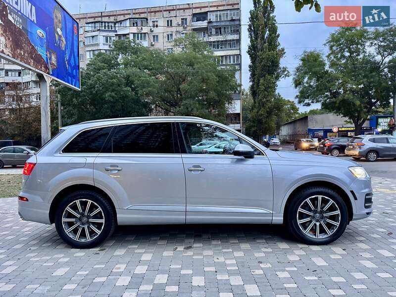Внедорожник / Кроссовер Audi Q7 2015 в Одессе