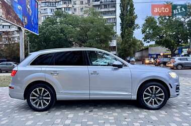 Позашляховик / Кросовер Audi Q7 2015 в 