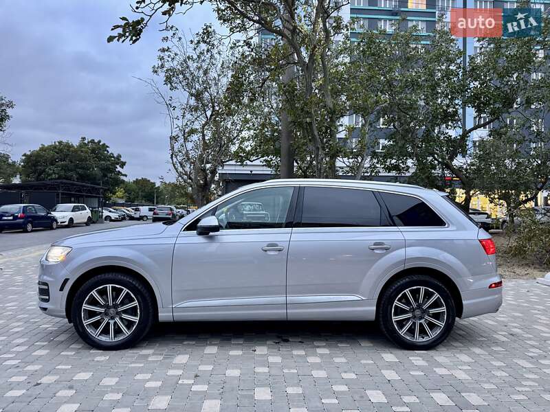 Внедорожник / Кроссовер Audi Q7 2015 в Одессе
