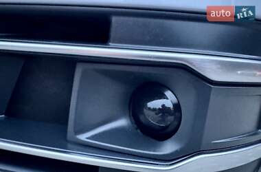 Позашляховик / Кросовер Audi Q7 2015 в 