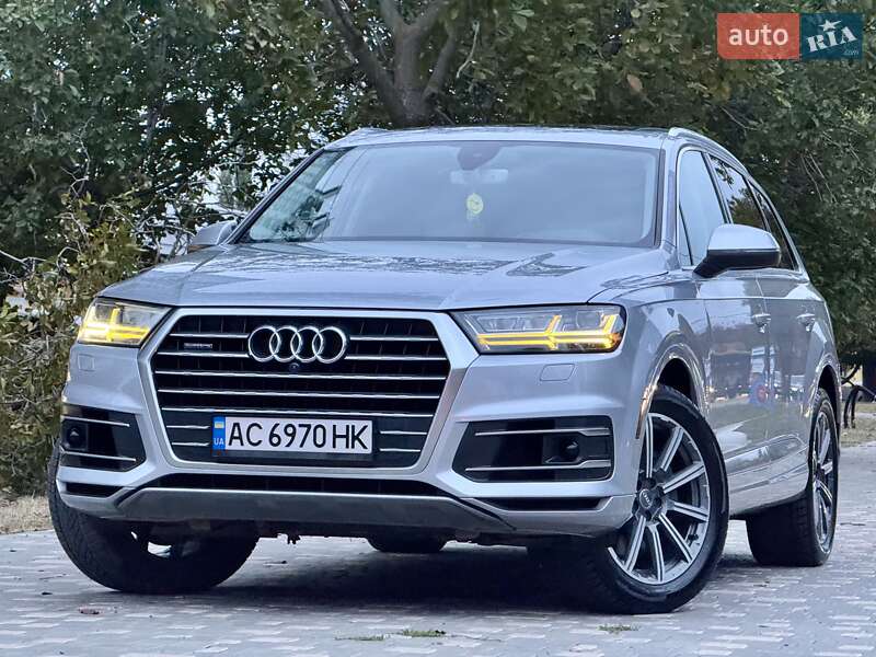 Внедорожник / Кроссовер Audi Q7 2015 в Одессе