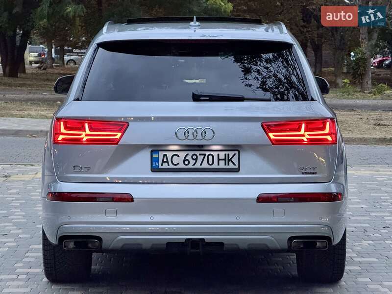 Внедорожник / Кроссовер Audi Q7 2015 в Одессе
