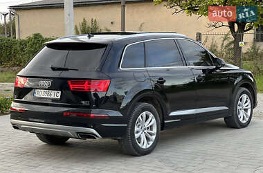 Внедорожник / Кроссовер Audi Q7 2016 в 