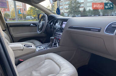 Позашляховик / Кросовер Audi Q7 2011 в 