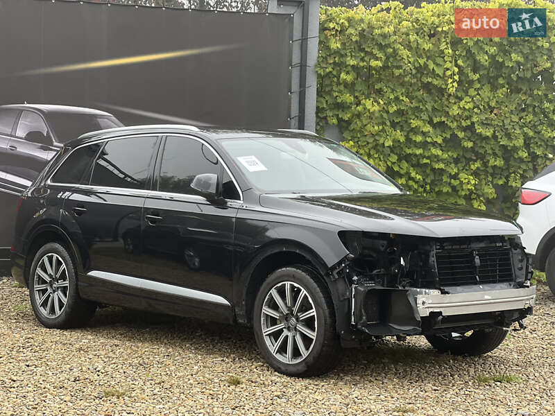 Позашляховик / Кросовер Audi Q7 2017 в Стрию