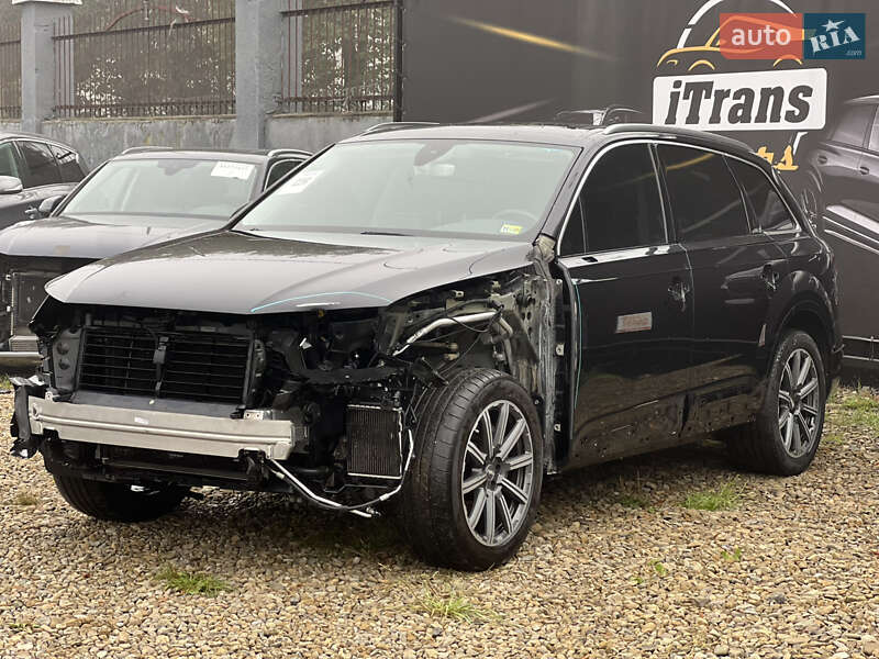 Позашляховик / Кросовер Audi Q7 2017 в Стрию