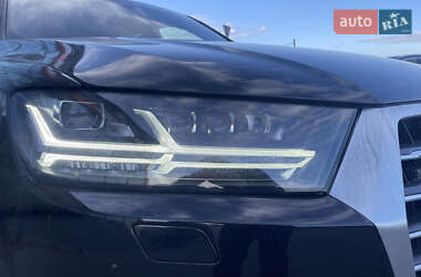 Позашляховик / Кросовер Audi Q7 2017 в 