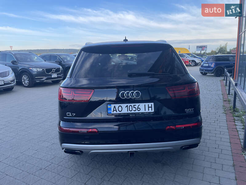 Внедорожник / Кроссовер Audi Q7 2017 в Ужгороде
