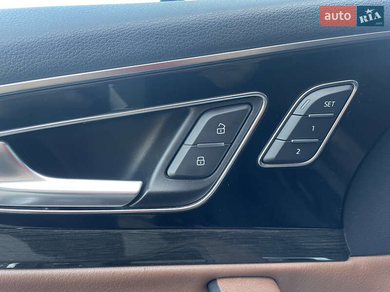 Внедорожник / Кроссовер Audi Q7 2017 в Ужгороде