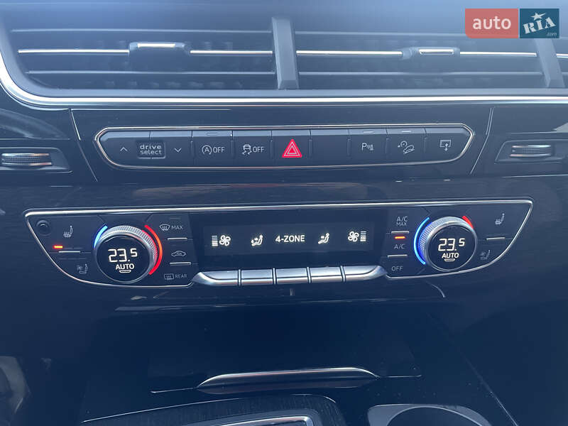Внедорожник / Кроссовер Audi Q7 2017 в Ужгороде
