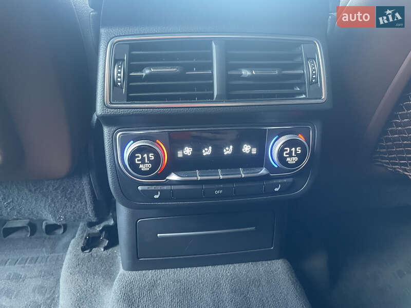 Внедорожник / Кроссовер Audi Q7 2017 в Ужгороде