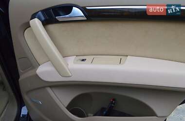 Внедорожник / Кроссовер Audi Q7 2010 в 