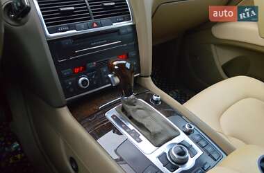 Внедорожник / Кроссовер Audi Q7 2010 в 