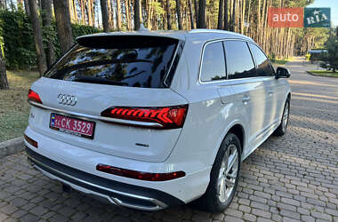 Позашляховик / Кросовер Audi Q7 2020 в 