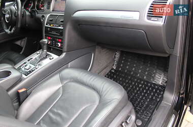 Позашляховик / Кросовер Audi Q7 2015 в 