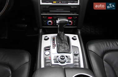 Позашляховик / Кросовер Audi Q7 2015 в 