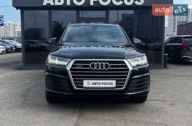 Позашляховик / Кросовер Audi Q7 2016 в 