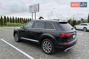 Позашляховик / Кросовер Audi Q7 2016 в 