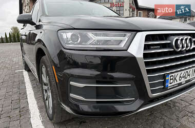 Позашляховик / Кросовер Audi Q7 2016 в 