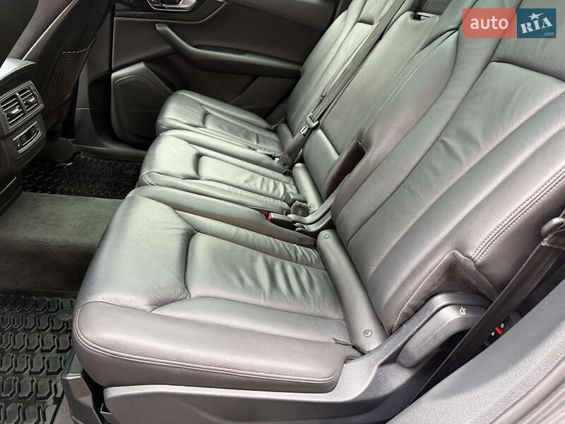 Позашляховик / Кросовер Audi Q7 2017 в Львові
