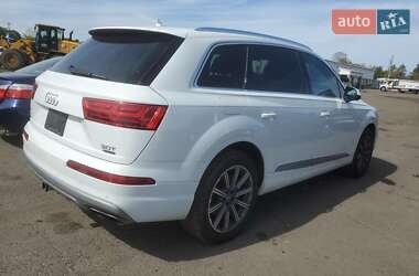 Позашляховик / Кросовер Audi Q7 2015 в 