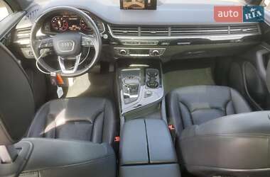 Позашляховик / Кросовер Audi Q7 2015 в 