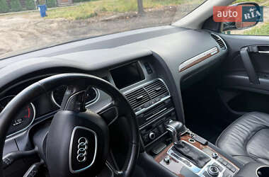 Позашляховик / Кросовер Audi Q7 2012 в 