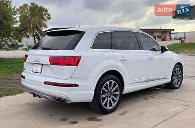 Позашляховик / Кросовер Audi Q7 2019 в 