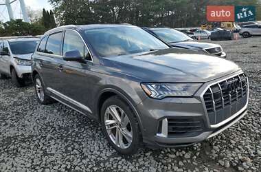 Внедорожник / Кроссовер Audi Q7 2021 в 