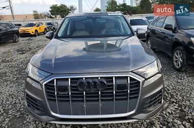 Внедорожник / Кроссовер Audi Q7 2021 в 