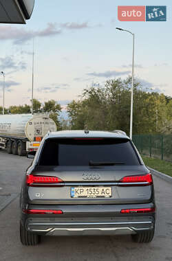 Внедорожник / Кроссовер Audi Q7 2020 в 