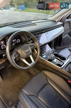 Внедорожник / Кроссовер Audi Q7 2020 в 