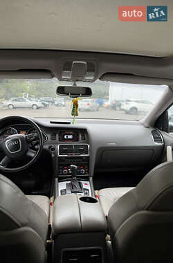 Внедорожник / Кроссовер Audi Q7 2006 в 