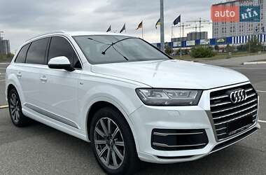 Позашляховик / Кросовер Audi Q7 2018 в 