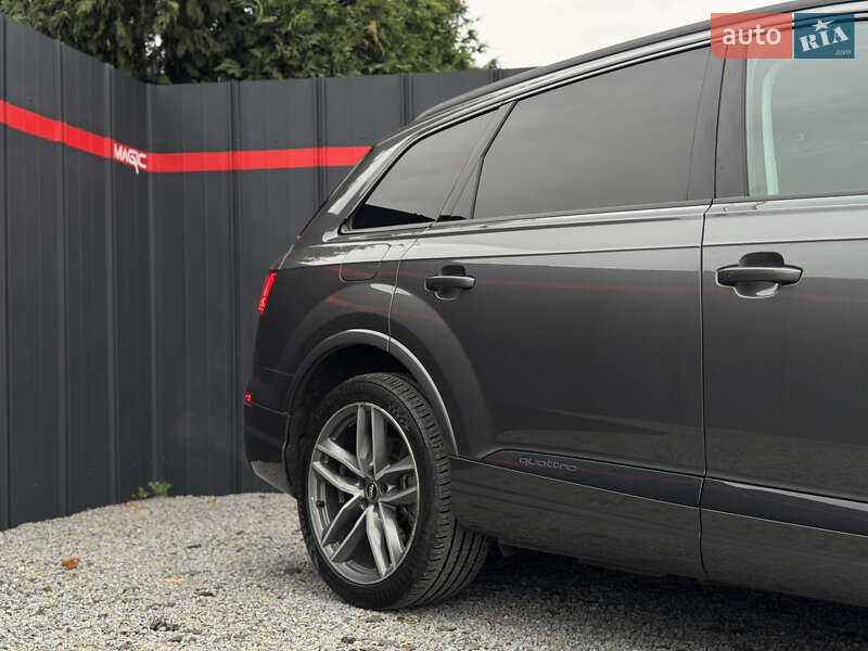 Позашляховик / Кросовер Audi Q7 2018 в Луцьку