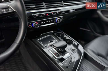 Внедорожник / Кроссовер Audi Q7 2018 в 