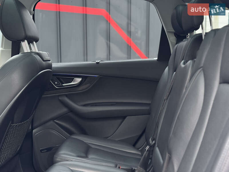 Позашляховик / Кросовер Audi Q7 2018 в Луцьку