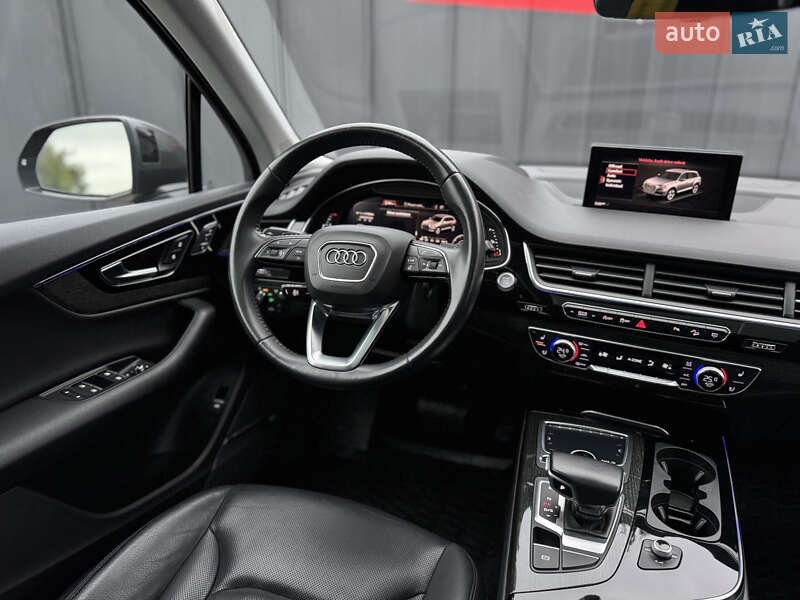 Позашляховик / Кросовер Audi Q7 2018 в Луцьку